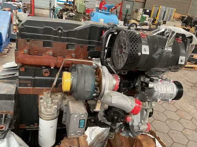 International maxxforce dieselmotor - afbeelding 5 van  8