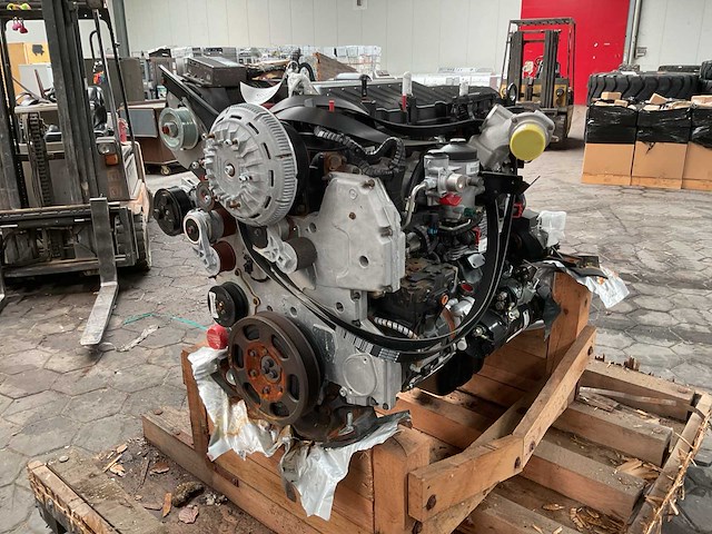 International maxxforce dieselmotor - afbeelding 1 van  8