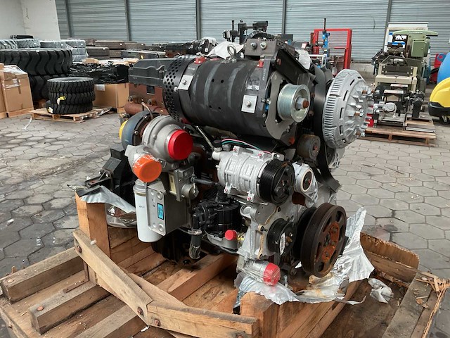 International maxxforce dieselmotor - afbeelding 2 van  8