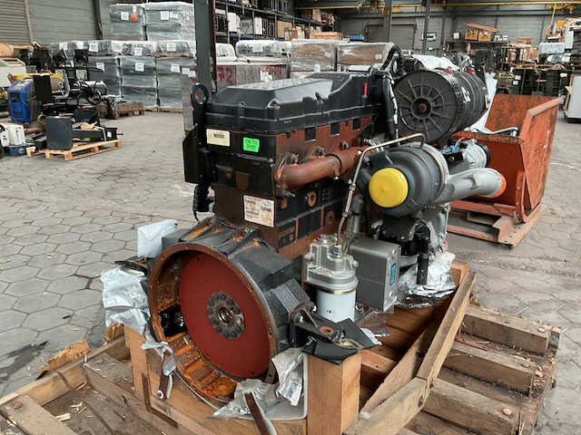 International maxxforce dieselmotor - afbeelding 3 van  8