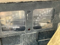 Internationale 4700 veegzuigwagen legervoertuig “v8” - afbeelding 9 van  25