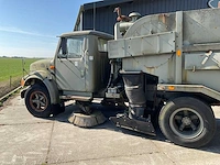 Internationale 4700 veegzuigwagen legervoertuig “v8” - afbeelding 23 van  25