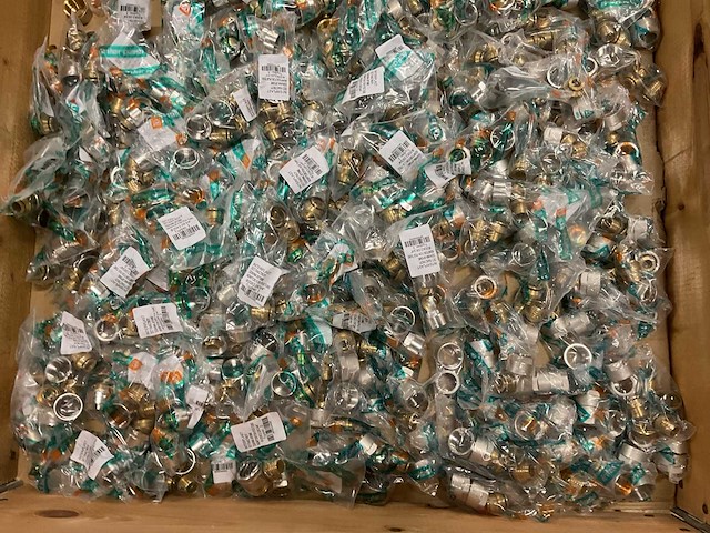 Interplast 20x2.0x3/4” partij pex buis adapters - afbeelding 2 van  4