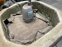 Intex opblaasbare jacuzzi - afbeelding 4 van  6