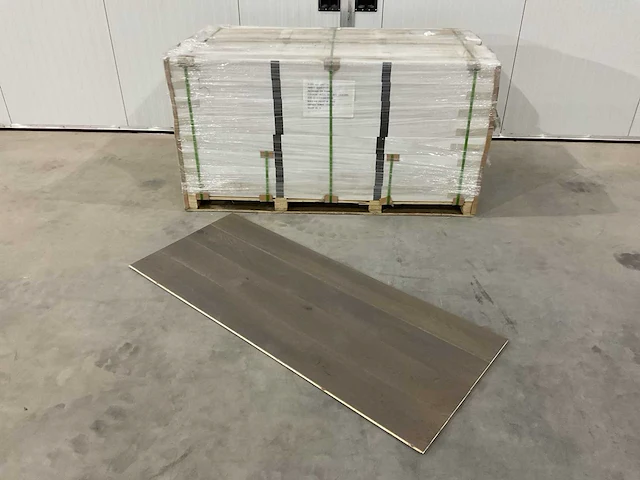 Intra promo eiken rustiek grijs mat gelakt 113,2m2 houten vloer - afbeelding 1 van  5