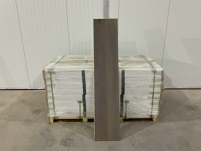 Intra promo eiken rustiek grijs mat gelakt 113,2m2 houten vloer - afbeelding 2 van  5