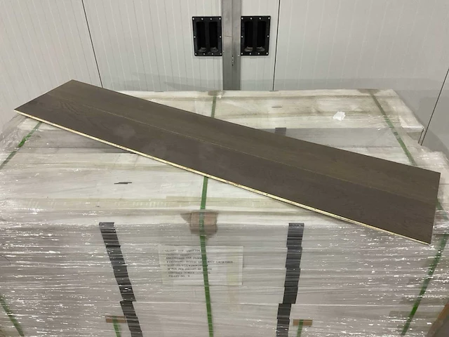 Intra promo eiken rustiek grijs mat gelakt 113,2m2 houten vloer - afbeelding 3 van  5