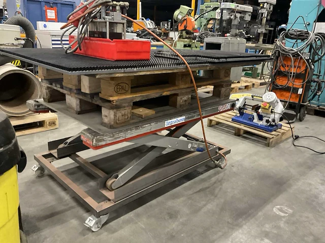 Intraboss ze 1200 mobiele schaarheftafel - afbeelding 3 van  8