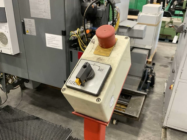 Intraboss ze 1200 mobiele schaarheftafel - afbeelding 6 van  8