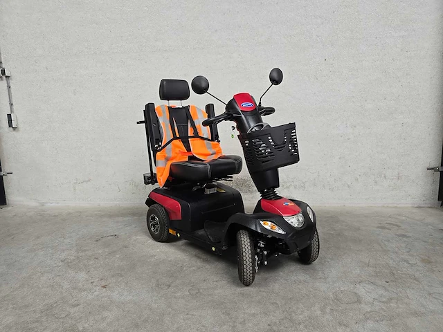 Invacare - elektrische - scootmobiel - afbeelding 1 van  7