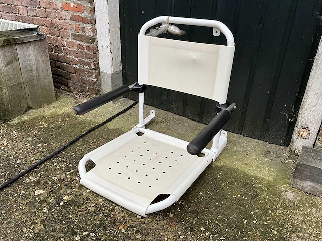 Invacare - revato r7704 - opvouwbare douche zitting - afbeelding 1 van  6