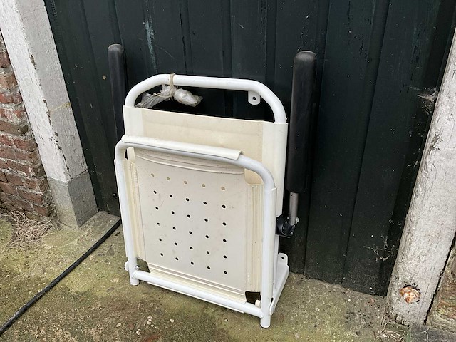 Invacare - revato r7704 - opvouwbare douche zitting - afbeelding 4 van  6