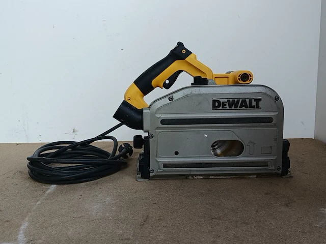 Invalcirkelzaag 165mm 230v (incl.rail 1,5m) dewalt, dws520kr, bouwjaar 2013 - afbeelding 1 van  9