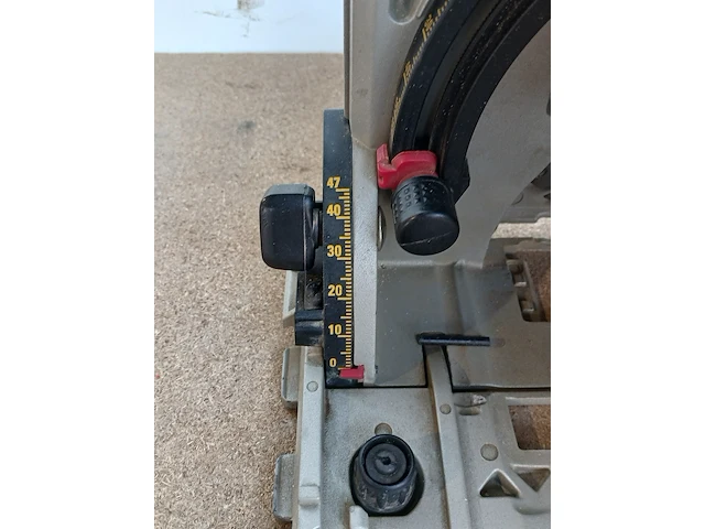 Invalcirkelzaag 165mm 230v (incl.rail 1,5m) dewalt, dws520kr, bouwjaar 2013 - afbeelding 6 van  9