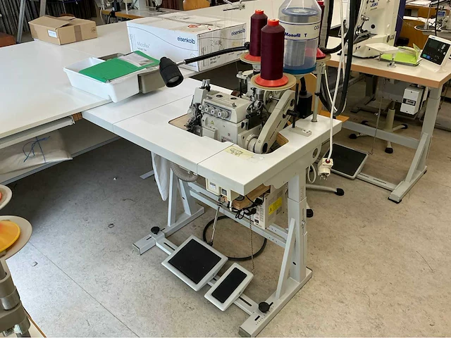 Inventaris naaiatelier - afbeelding 7 van  80