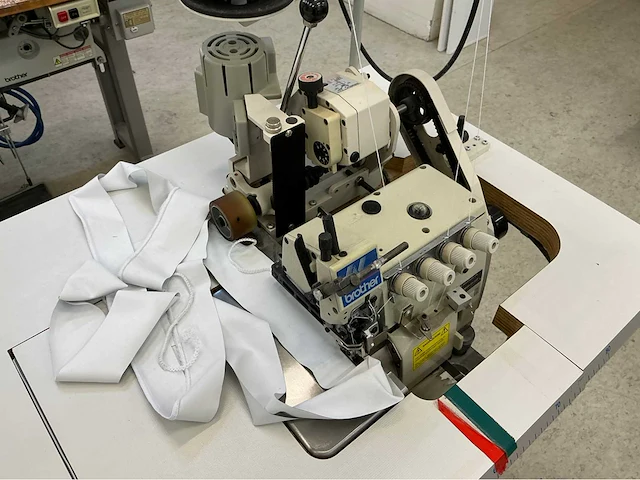 Inventaris naaiatelier - afbeelding 16 van  80