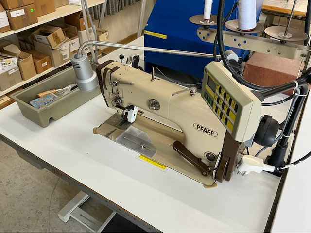 Inventaris naaiatelier - afbeelding 25 van  80