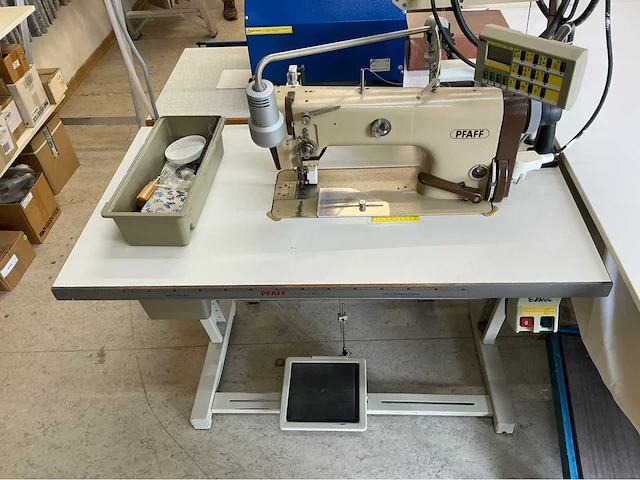 Inventaris naaiatelier - afbeelding 26 van  80