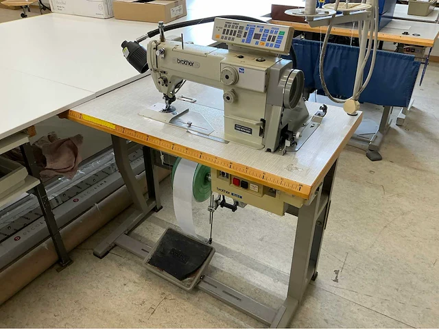Inventaris naaiatelier - afbeelding 35 van  80