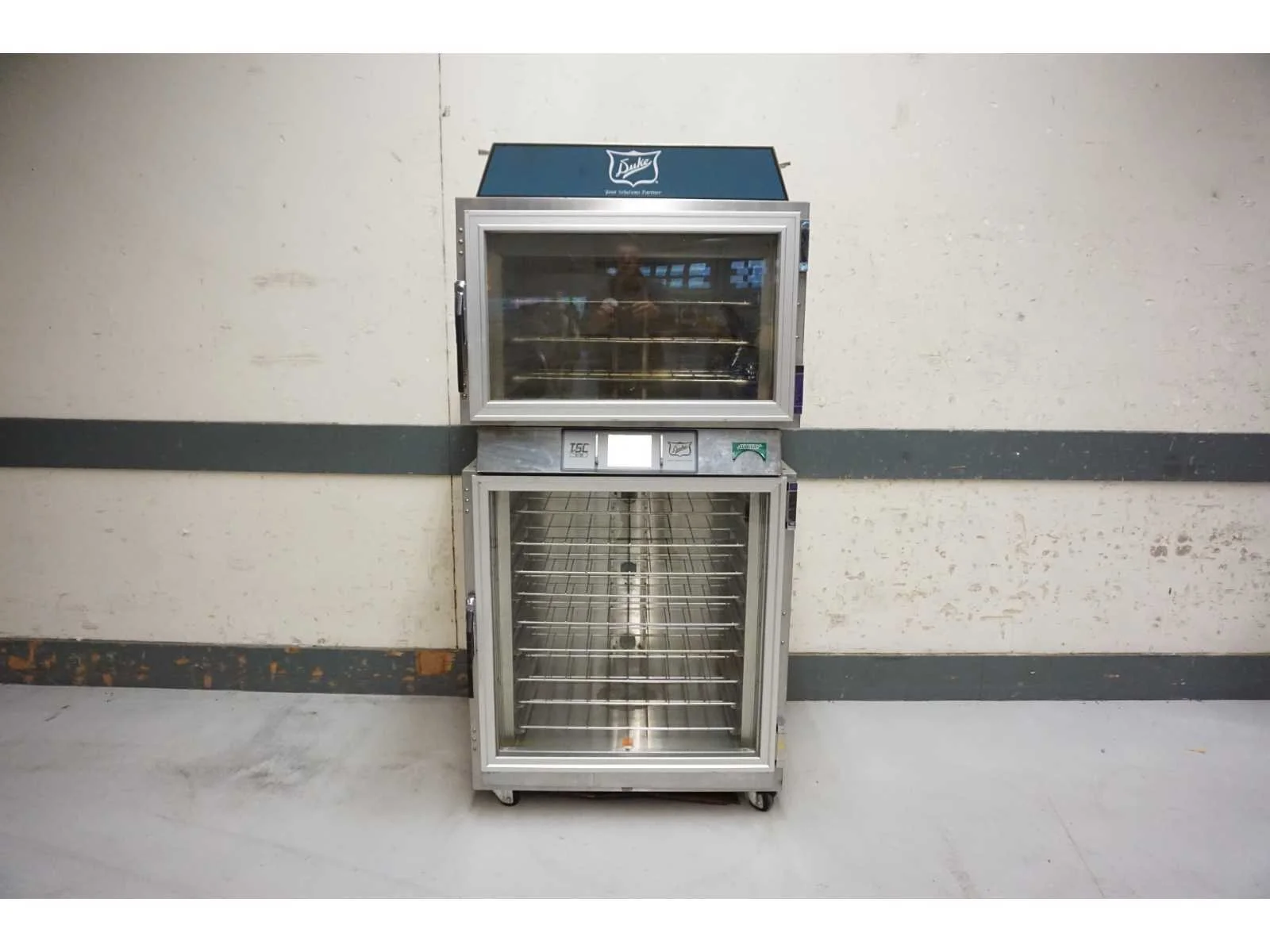 Inventaris subway en kantoor meubilair