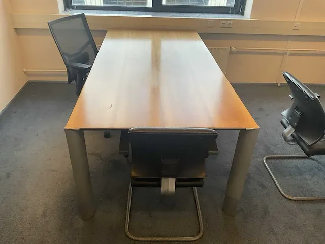 Inventaris vergaderruimte - afbeelding 2 van  9