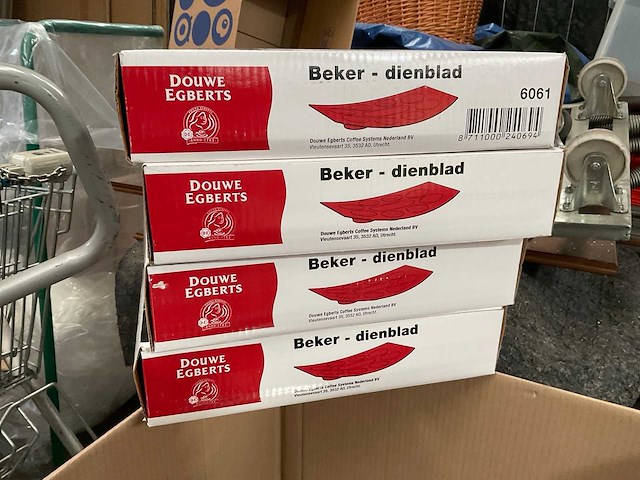 Inventum, illy, alex meijer & co, kanis & gunnink partij koffie: apparaat, cups, snelfiltermaling - afbeelding 7 van  9