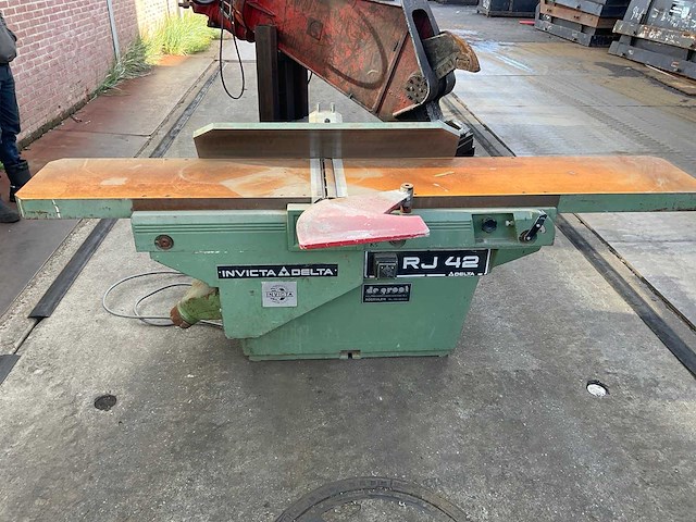 Invicta delta rj 42 schaaftafel machine - afbeelding 3 van  8