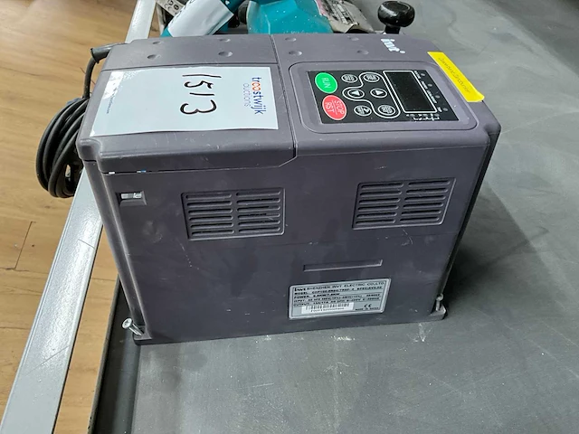 Invt chf100-5r5g/7r5p frequentieregelaar - afbeelding 2 van  3