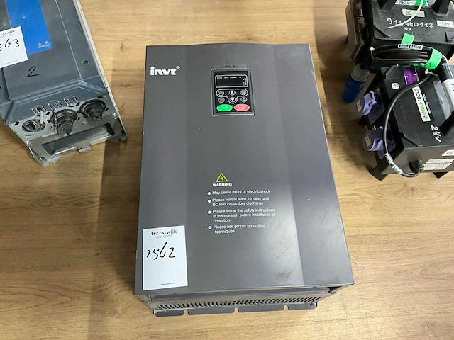 Invt chf100a-037g/045p frequentieregelaar - afbeelding 1 van  3