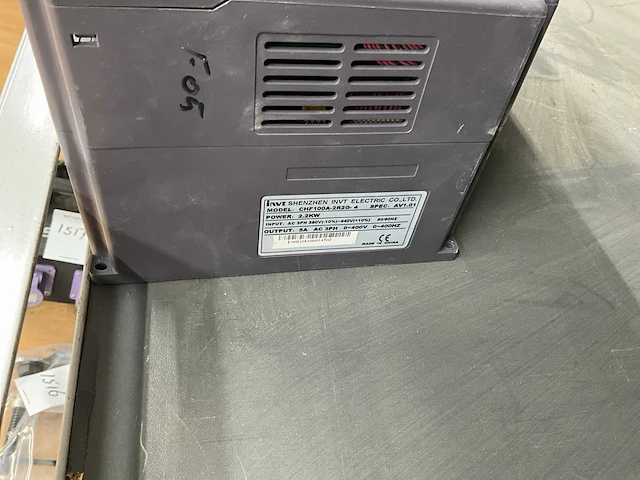 Invt chf100a-2r2g-4 frequentieregelaar (2x) - afbeelding 4 van  4