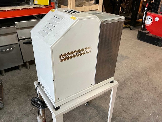 I.p.a la prestigiosa 2000 pastamachine met toebehoren - afbeelding 13 van  17