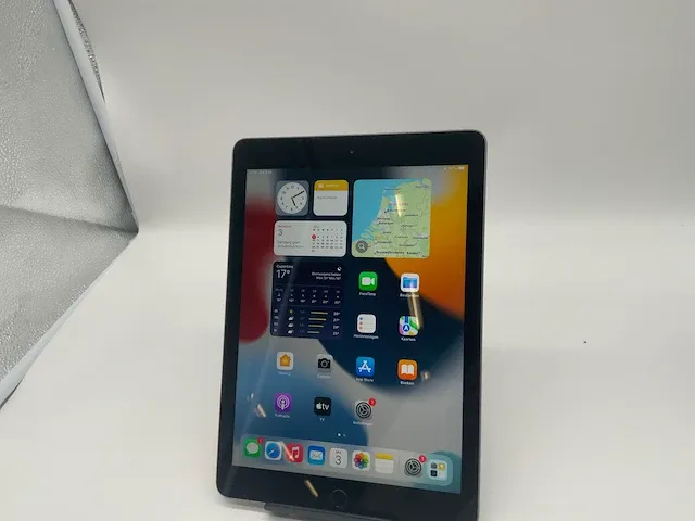 Ipad 6th gen (a1893), 9,7” - 32 gb - wi-fi - space gray tablets - check description - afbeelding 13 van  16