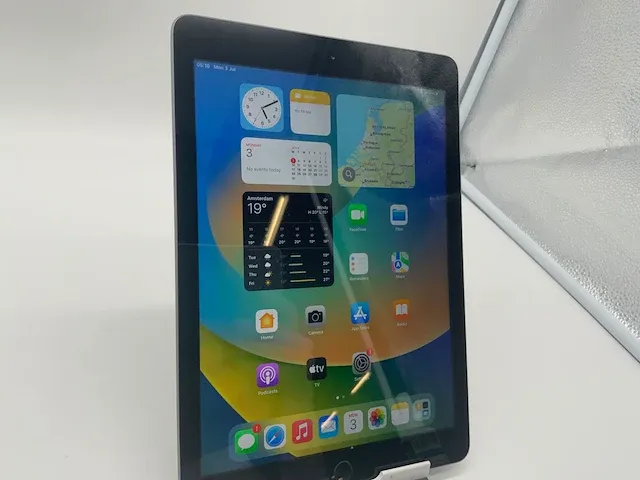 Ipad 6th gen (a1893), 9,7” - 32 gb - wi-fi - space gray tablets - check description - afbeelding 16 van  16