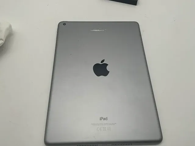 Ipad 6th gen (a1893), 9,7” - 32 gb - wi-fi - space gray tablets - check description - afbeelding 5 van  16