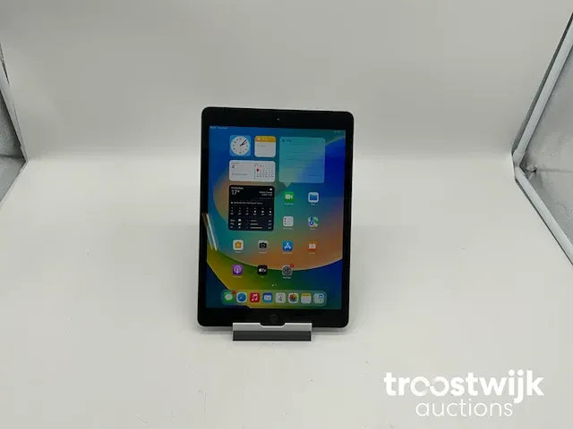 Ipad 7th gen (a2198), 10.2" - 32 gb - wi-fi + cellular - space gray tablet - afbeelding 1 van  6