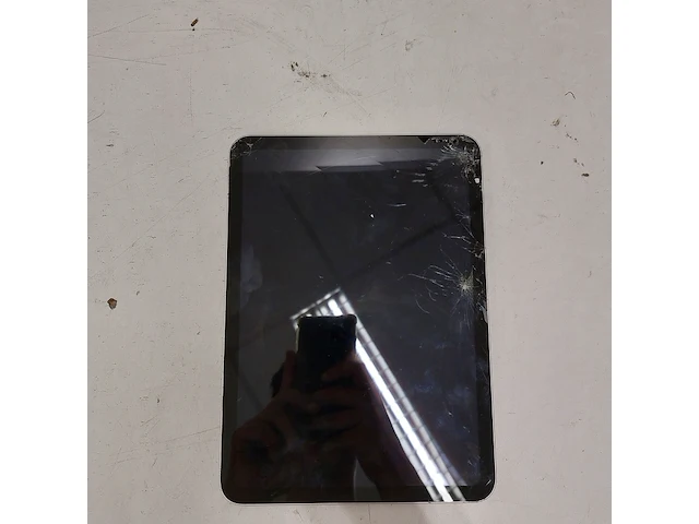 Ipad, apple, a2696 (10e generatie) , silver, 2022 - afbeelding 2 van  7