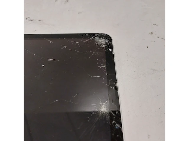 Ipad, apple, a2696 (10e generatie) , silver, 2022 - afbeelding 3 van  7