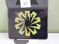 Ipad pro 12.9 inch met barst in scherm. met pencil. - afbeelding 1 van  3