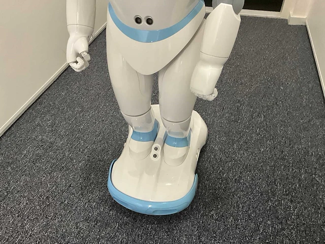 Ipal onderwijsrobot - afbeelding 4 van  9