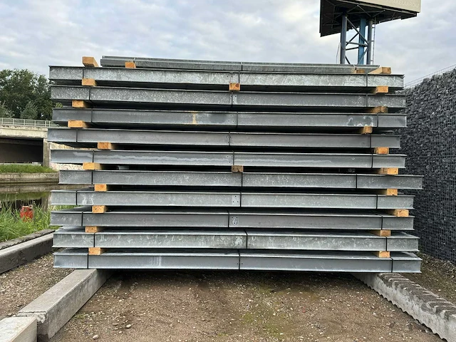 Ipe 180 stalen balk (10x) - afbeelding 1 van  7