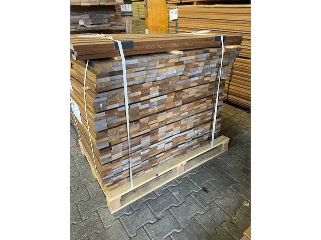 Ipé country grade latten geschaafd 650-1250x70x21mm (589x) - afbeelding 3 van  3