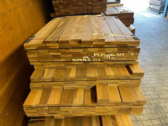Ipé country grade planken geschaafd 1000-1550x90x21mm (225x) - afbeelding 1 van  3