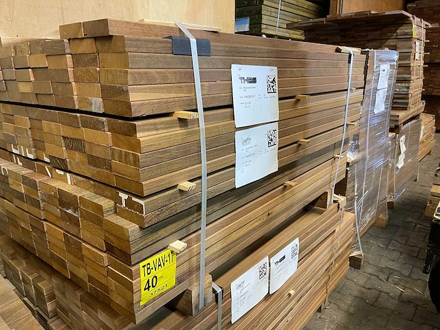 Ipé country grade planken geschaafd 1250x90x27mm (206x) - afbeelding 2 van  3