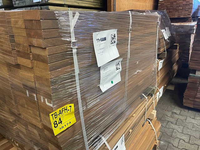 Ipé country grade planken geschaafd 1250x90x27mm (216x) - afbeelding 2 van  3