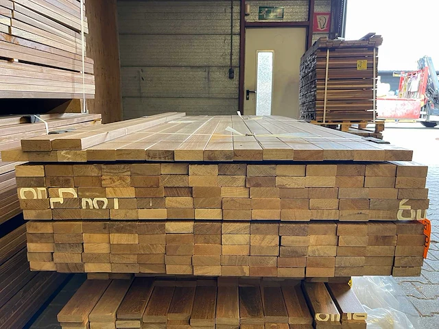 Ipé country grade planken geschaafd 2150-2450x70x27mm (156x) - afbeelding 3 van  3
