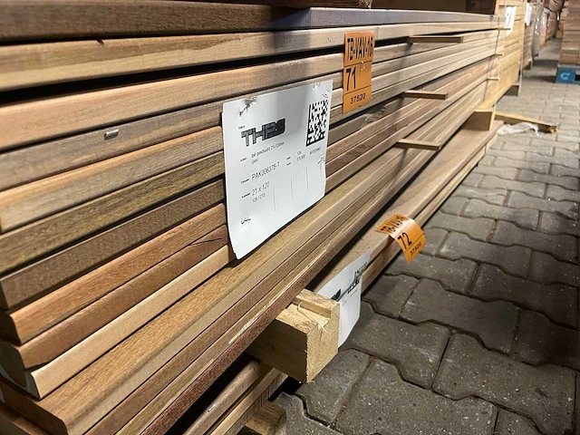 Ipé country grade planken geschaafd 2150x120x21mm (126x) - afbeelding 2 van  3