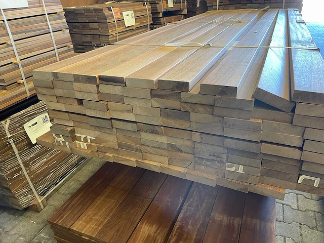 Ipé country grade planken geschaafd 2450-2750x90x27mm (117x) - afbeelding 3 van  3
