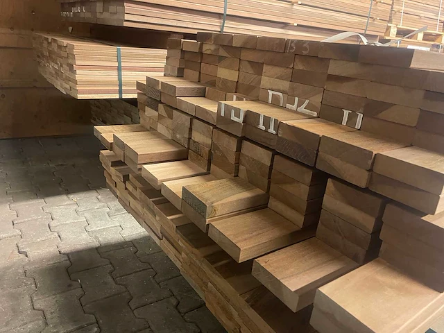 Ipé country grade planken geschaafd 2750-3350x90x27mm (117x) - afbeelding 3 van  3