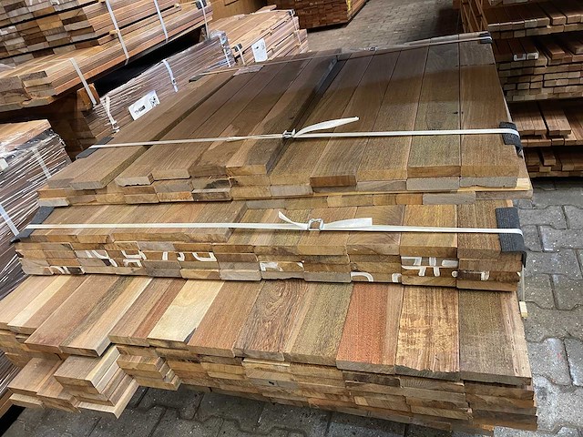 Ipé country grade planken geschaafd 950-1550x90x21mm (162x) - afbeelding 1 van  2