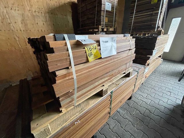 Ipé country grade planken geschaafd 950x70x27mm (176x) - afbeelding 3 van  3